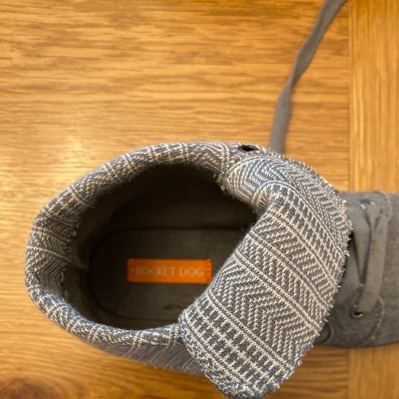 Shoe - Picture 3 of 3